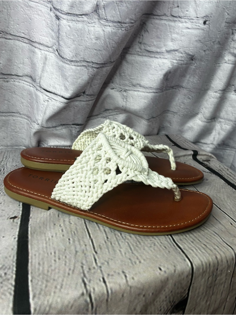 Off White Crochet Two Tone Boho Chic Coastal Resort Thong Summer Sandals 6.5WW